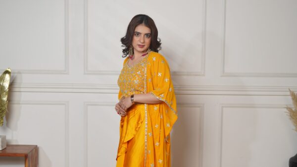 Golden Aura Ensemble - Image 6