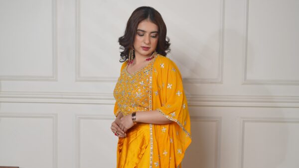 Golden Aura Ensemble - Image 4
